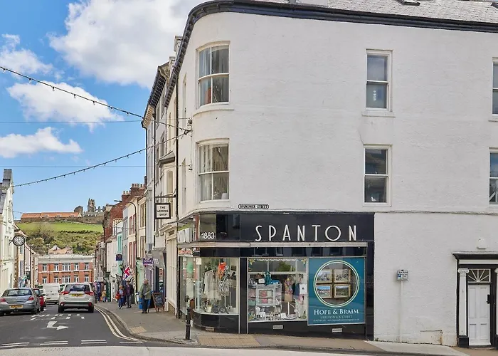 Host & - The Lealholm At Brunswick Whitby